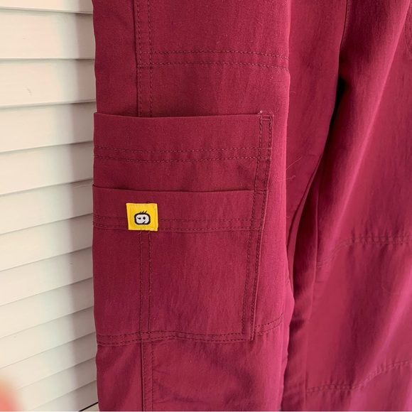 Lot of 2 WonderWink Women’s Tall Cargo Scrub Pants Sz M Tall Grey Maroon 5214T - Picture 9 of 16